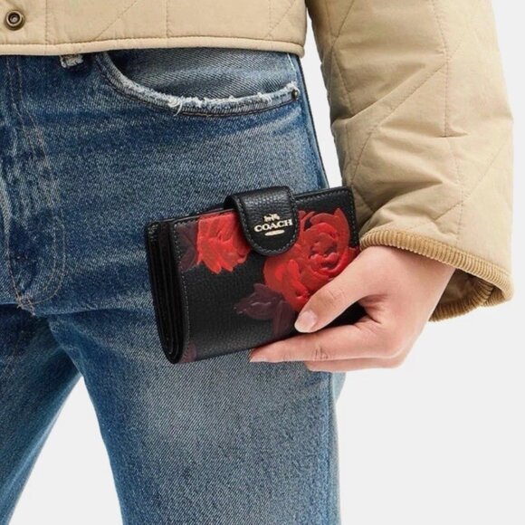 New Coach CCL63 Medium Corner Zip Wallet with Floral Print Black / Red - Picture 2 of 4